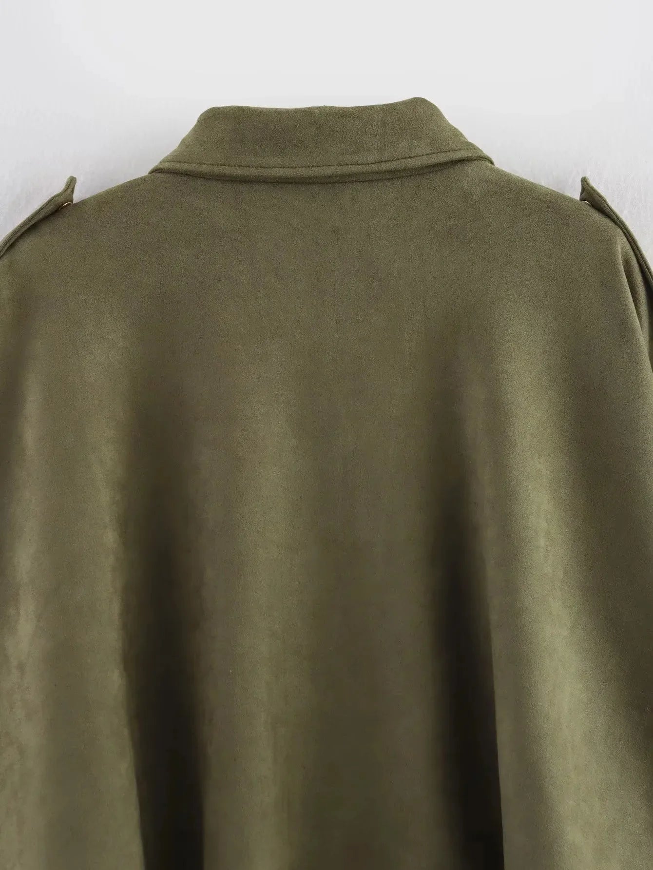 Oversized Bomberjacke aus Wildleder – Frühlingsfrisch in Grün (2025 Edition)
