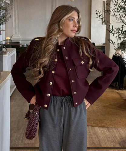 Eleganter Herbstmantel in Weinrot – Vintage-Charme trifft Alltag