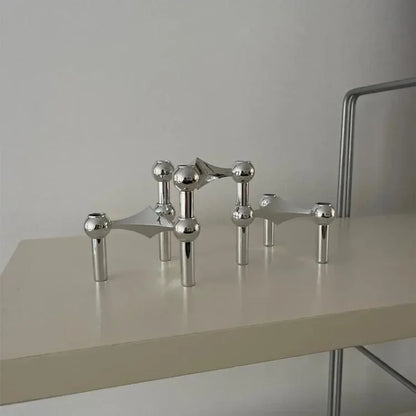Nordischer Molekül-Kerzenhalter – Silberner Design-Akzent für dein Zuhause