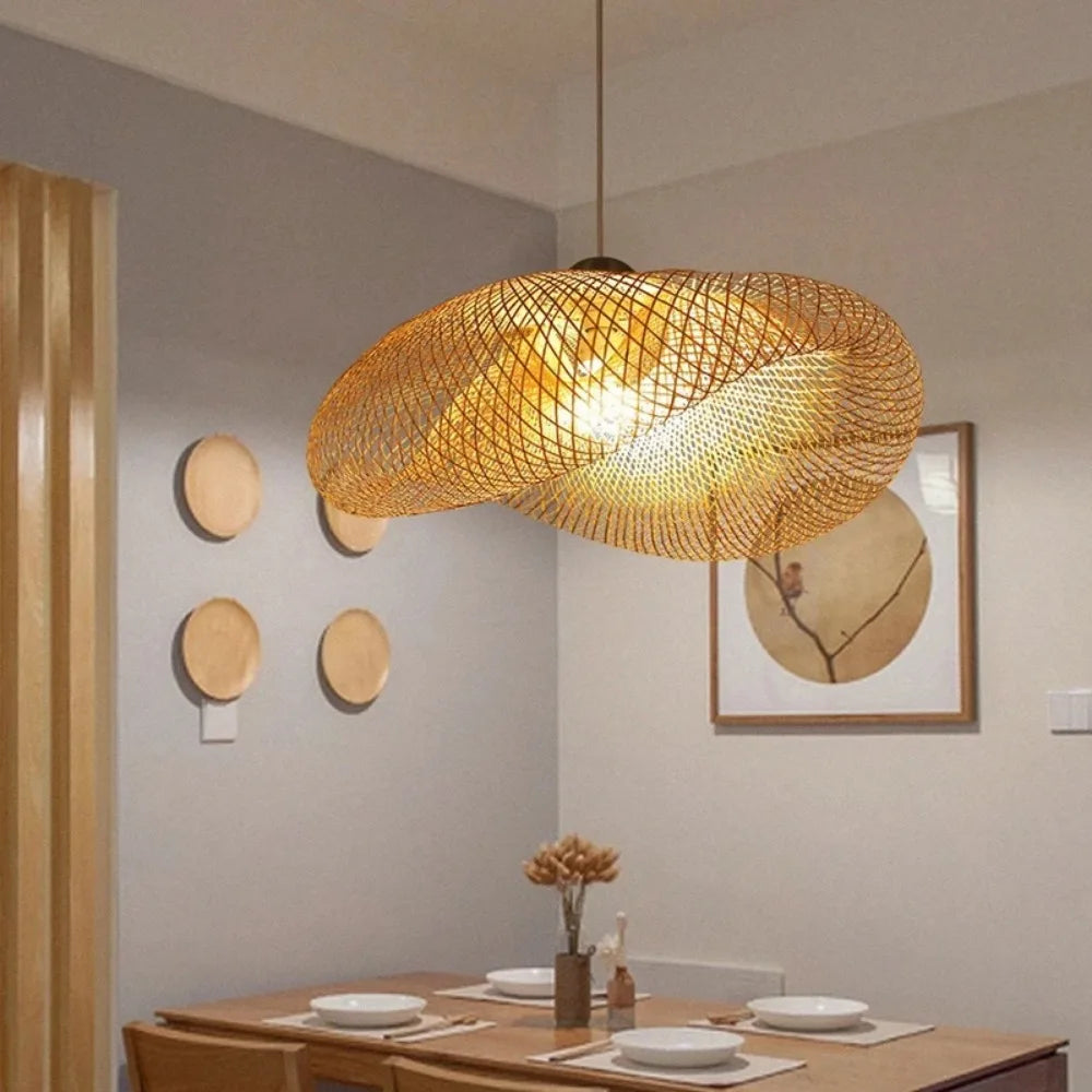 Natürliches Licht mit Stil – Handgefertigte Bambus-Hängelampe im Vintage-Design