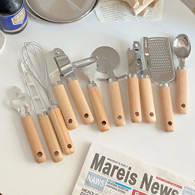 Küchenhelfer-Set – 9-teiliges Set mit Holzgriff für stilvolles Kochen & Backen